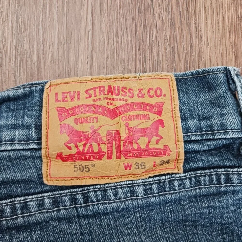 Levi’s Men’s 505 Regular Fit Blue Jeans Tag‎ Size 36 x 34 Actual size 36 x 33